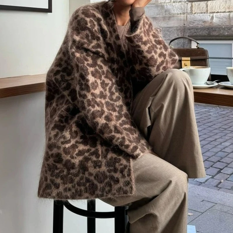 

Women's Leopard Print Casual Jacket Fashionable Loose Knit Sweater Jacket 2025 Autumn and Winter New Collection