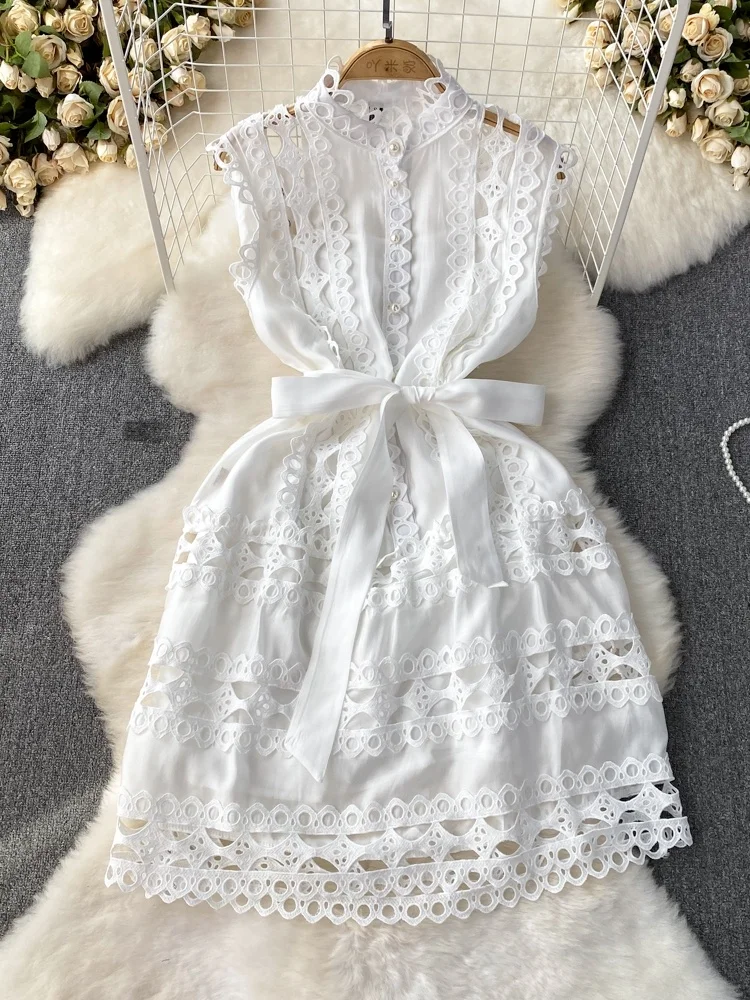 Retro Court Sle Slim Fit Svel A-Linie aushöhlen Stickerei Dr Sommer hohe Taille Stehkragen koreanische Pendeln reine C...