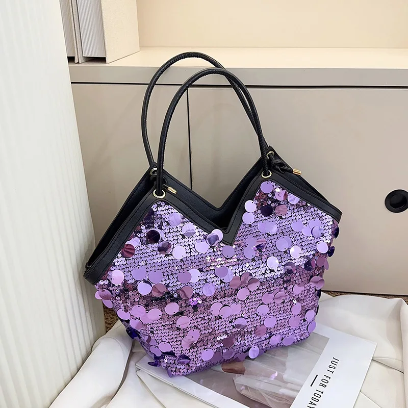 

Модная женская сумка через плечо большой вместимости с блестящей ручкой, стильная сумка-кроссбоди, удобная и универсальная текстурная сумка для повседневного использования.