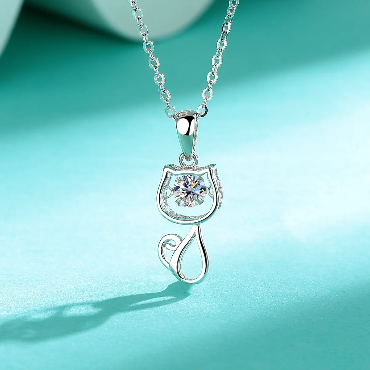 

Умное ожерелье из белого золота 18 карат с муассанитом и кошкой 0,3 карата для женщин, милый, универсальный кулон Platinum Pt950 в подарок для лучших друзей