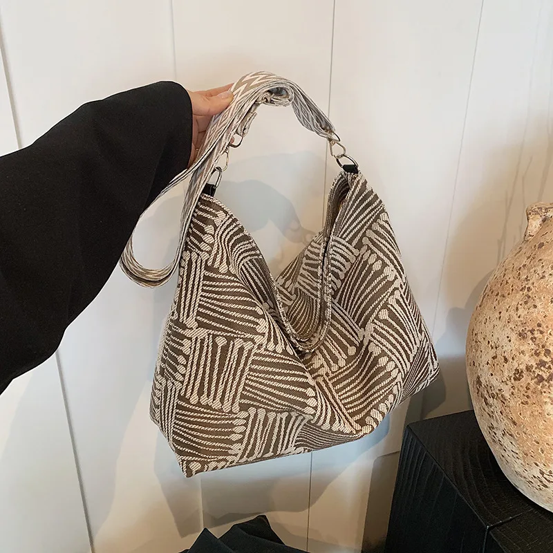 

2025 New Minimalist Stylish Underarm Bag - Vintage Crossbody Tote, Large Capacity, Ideal for Commuting