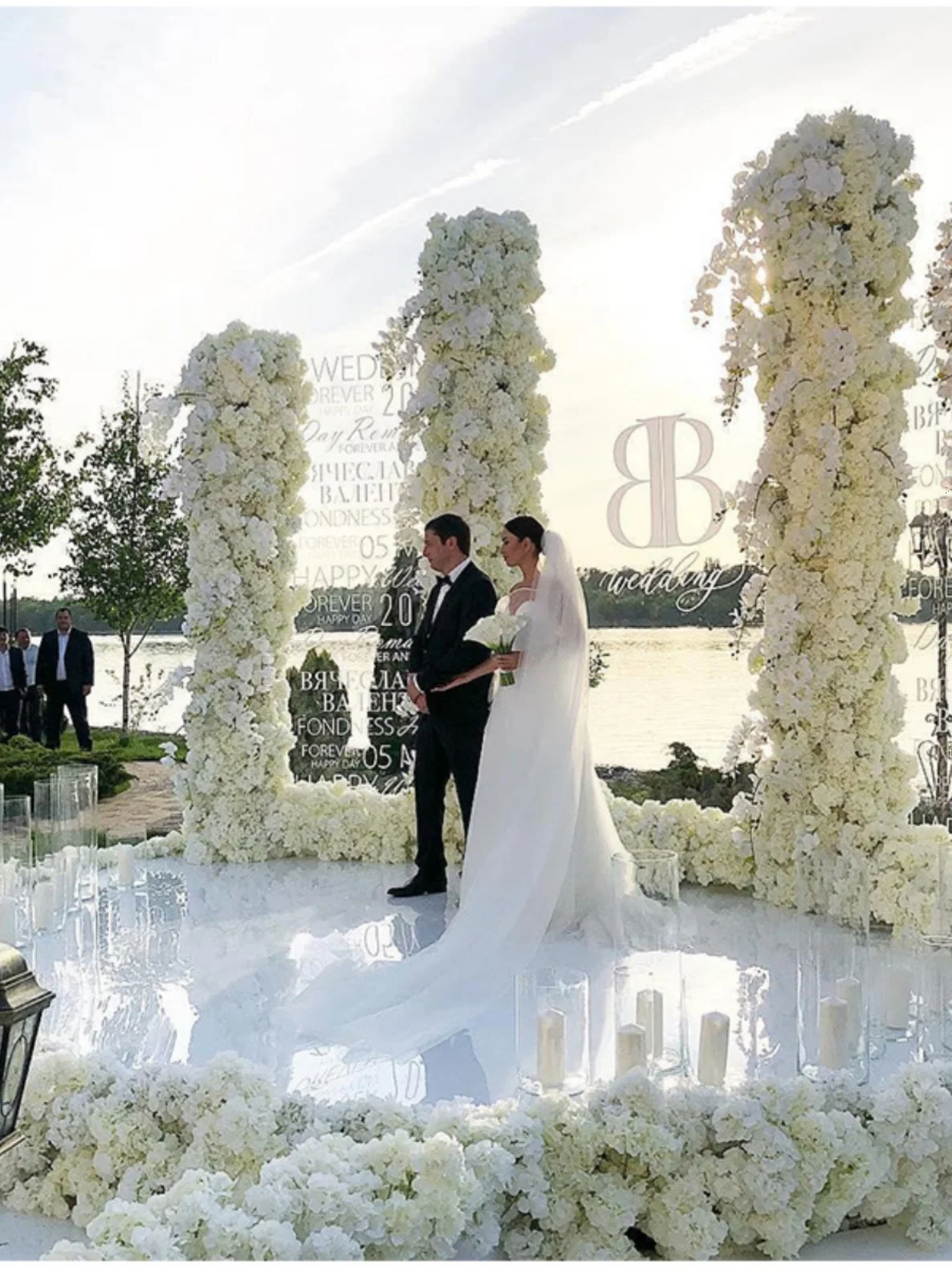 

Wedding Mirror Carpet Party T-Stage Runway Aisle Runner Reflective Carpet, PE white Mirror Panel Decoration 50 Meters