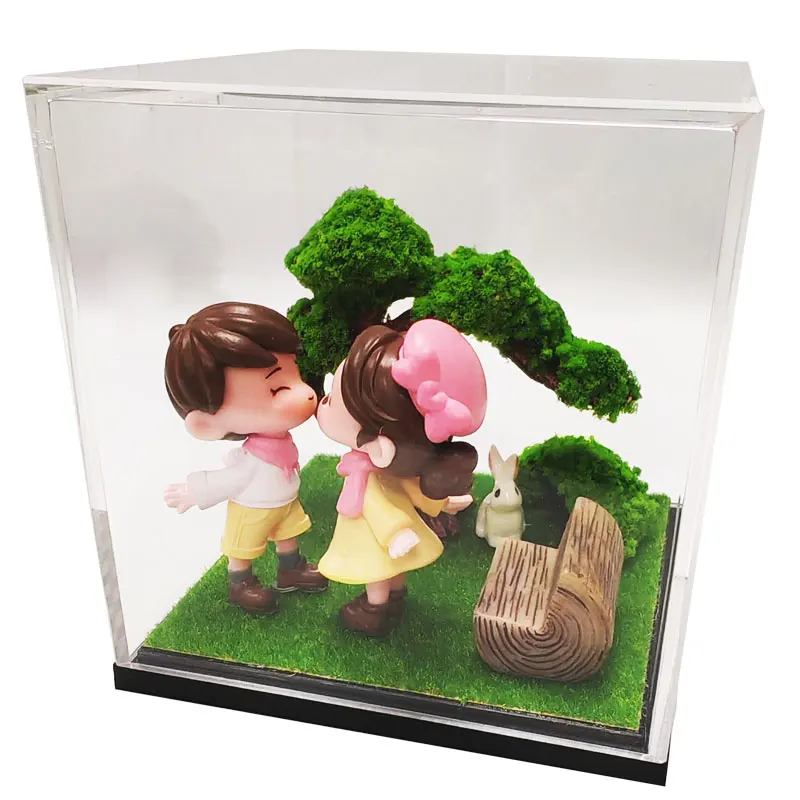 1 set of Miniature Garden Models Kissing Couple Ornaments Plants with Fake Lawn Decoration Base Display Box Kit Handicrafts