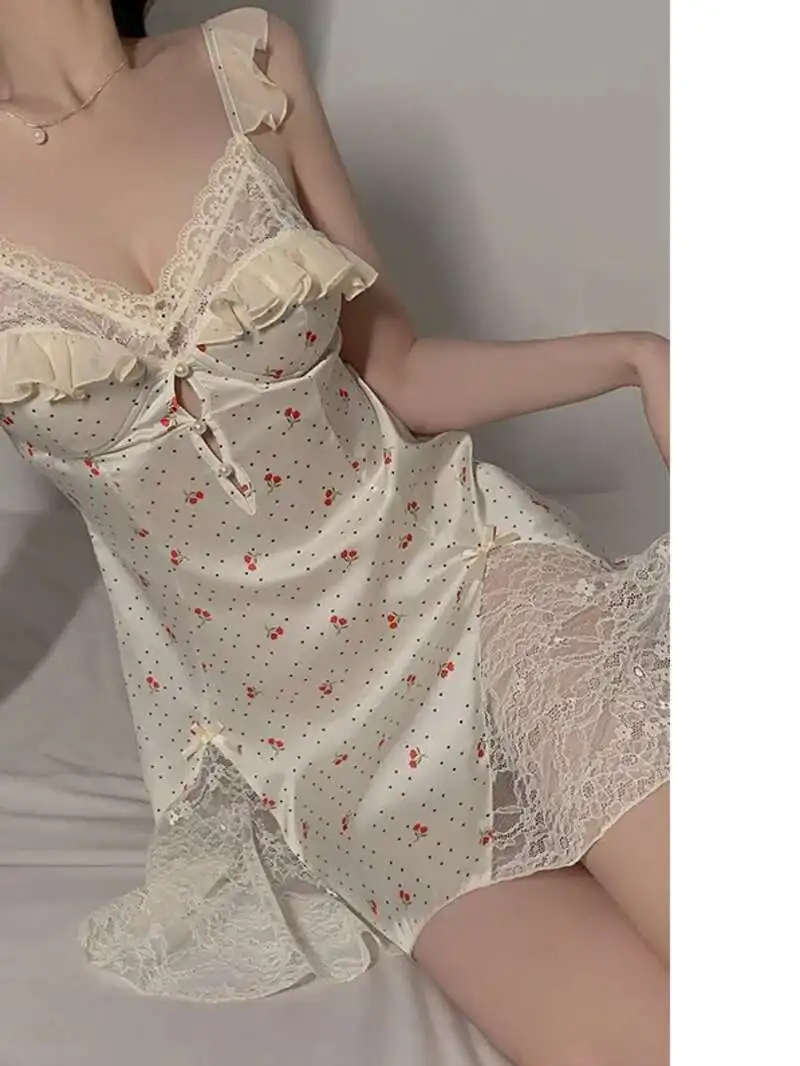 New pink polka dot lace print deep carved pearl button back silk suspender chest pad, nightgown home set montage  4910 M882