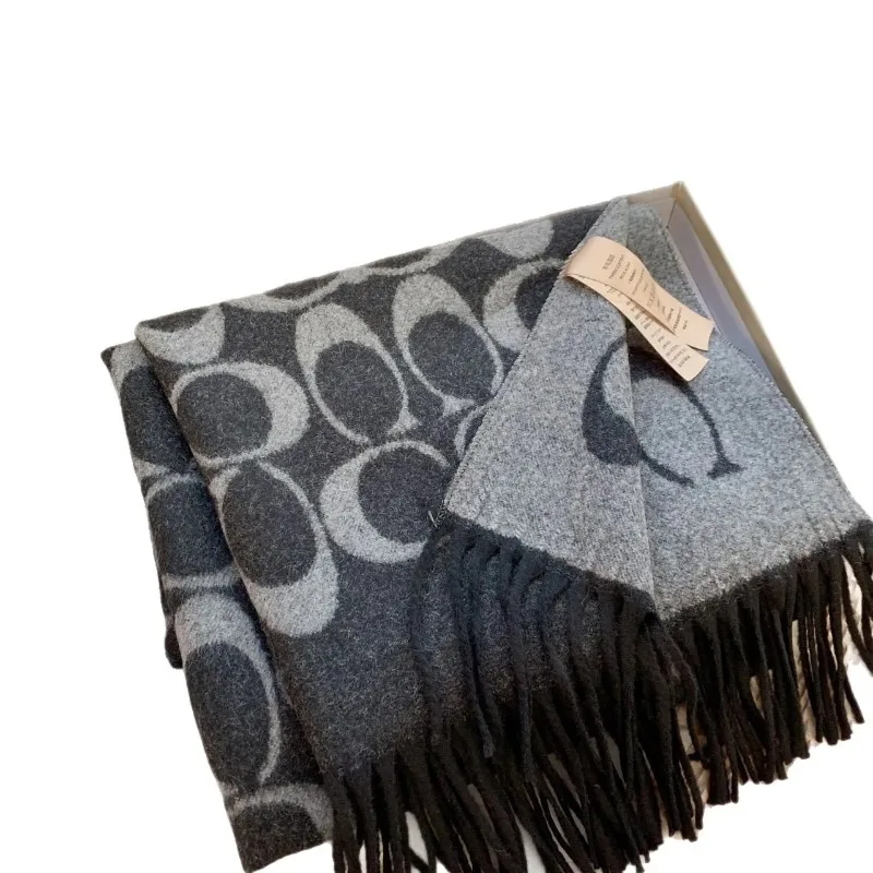 وشاح نسائي جديد لعام 2025 بطباعة هندسية وشاح شتوي دافئ شال ملفوف يشبه الكشمير بطانية متعددة الاتجاهات ناعمة كبيرة الحجم لقضاء العطلات #5