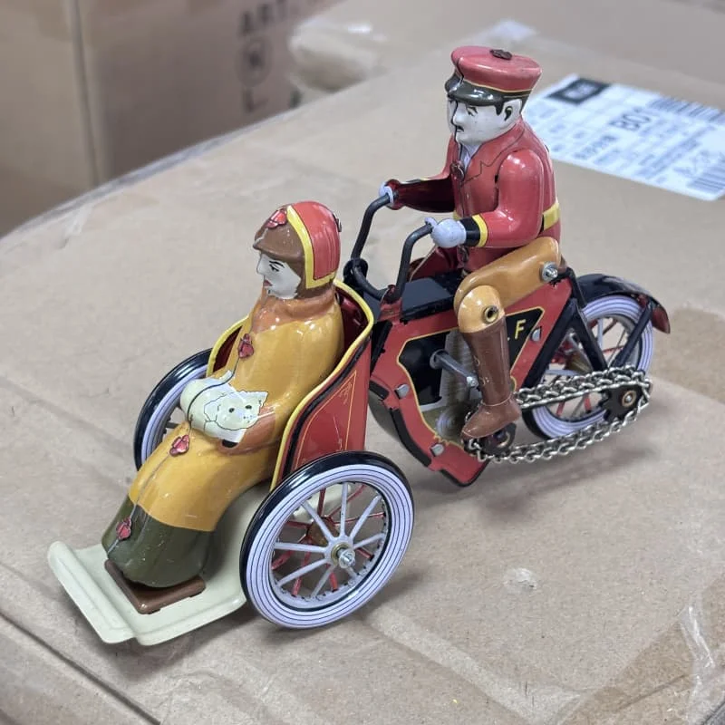 

Adult Collection Retro Wind Up Toy Metal Tin Rickshaw Tricycle Driver Car Clockwork Toy Figure Model Vintage Gift