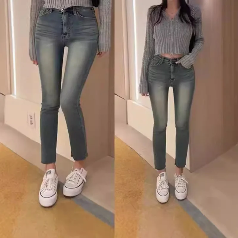 

Новые женские джинсы в корейском стиле 2024 года: осенние, простые, с эффектом потертости, облегающие, с высокой талией, эластичные, универсальные, укороченные, модные.
