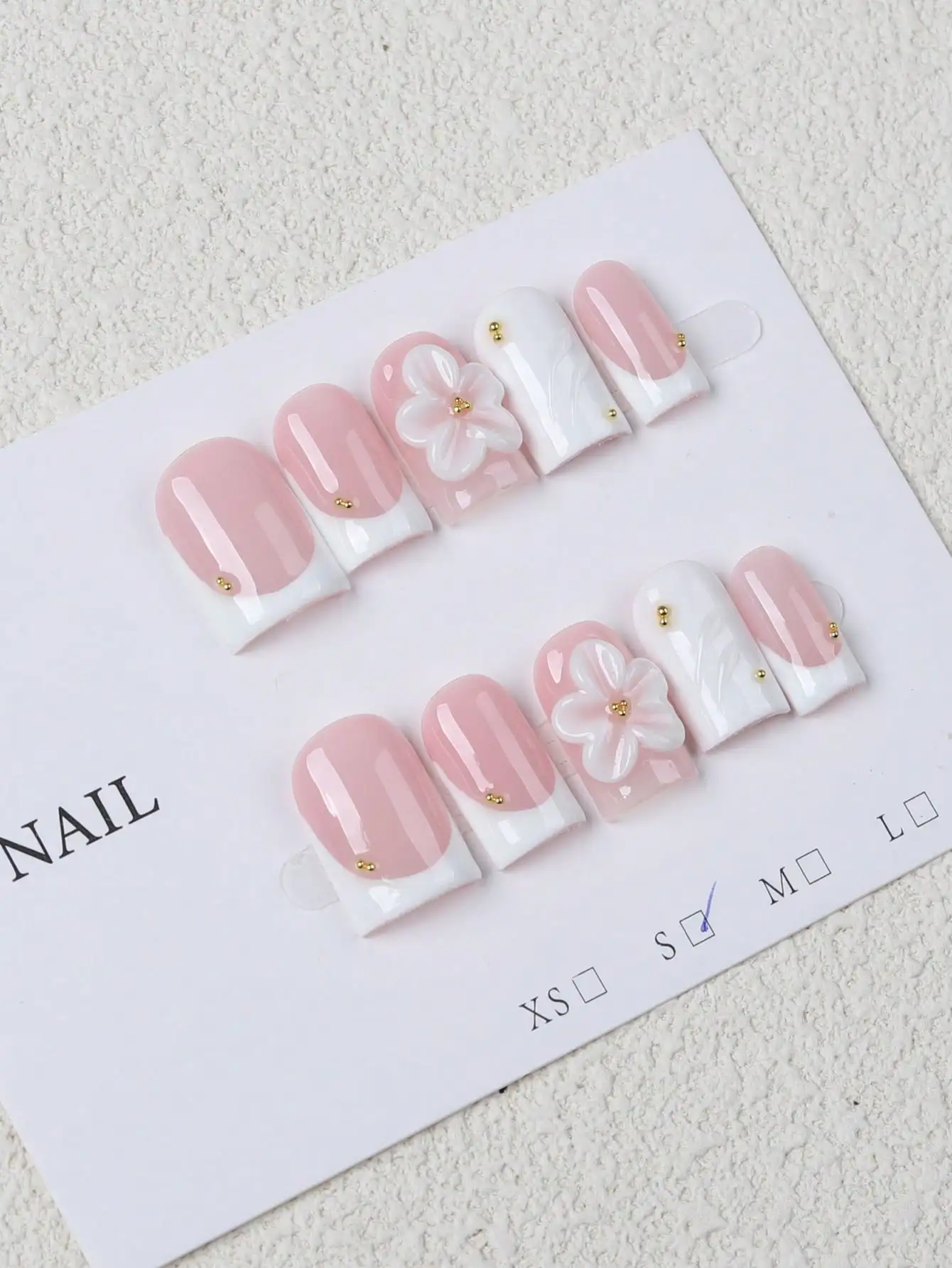 10 Pieces of Short Rectangular Handmade Nails, Gentle Korean Style, Nude Pink and White French Design, with Three-Dimensional White Flowers and Small Gold Beads Embellishments, Jelly Glue Adhesive, Removable Nail Patches, Suitable for Girls to Wear in Their Daily Life, Dates, Outings, and Gatherings