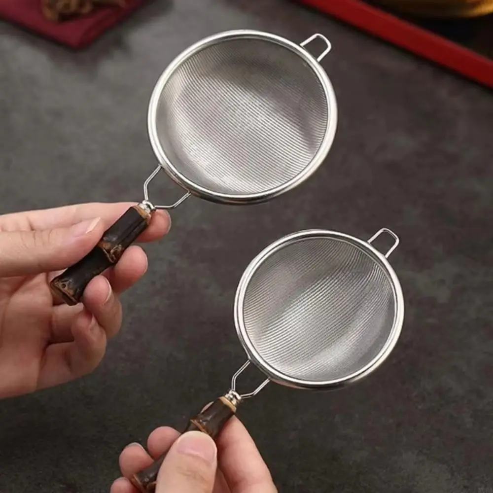 

Ситечко для чая из нержавеющей стали с ручкой, многоразовый сетчатый пищевой фильтр с бамбуковой ручкой и металлическим держателем, удобный для захвата