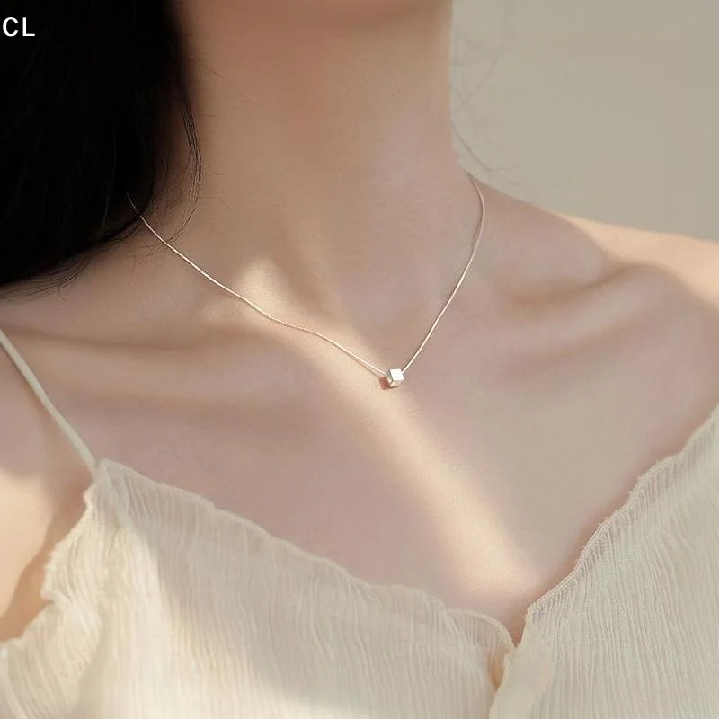 AttireTrove1Pcs Temperament Neckle Fashion Simple Ladies Jewelry Single Sugar Cube Necklace Simple And Elegant Clavicle Necklac