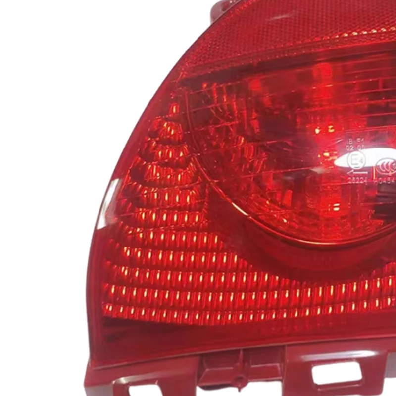 Car Rear Bumper Light Brake Light Rear Fog Lamp Brake Lamp Rear Bumper For Peugeot 308CC C3 2008 2009-2014 For Citroen C3-XR RHD