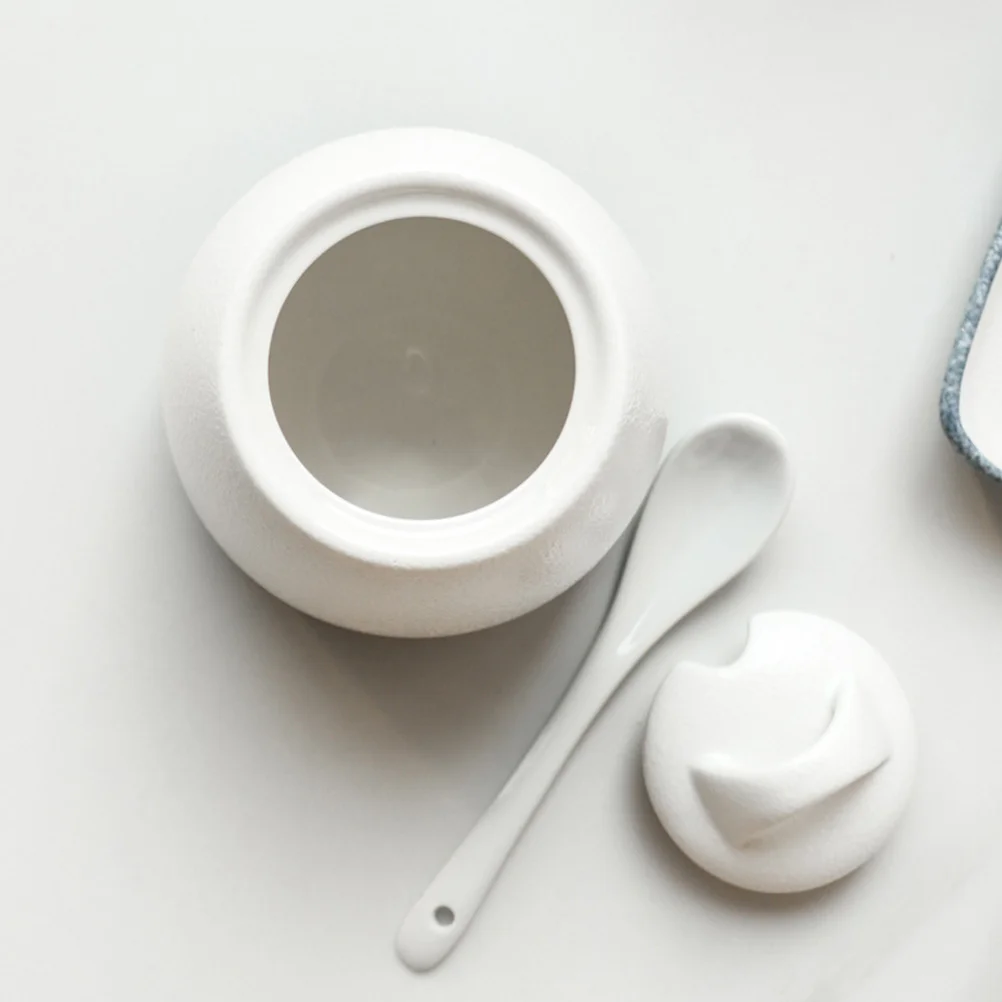 

1PC Dressing Jar Ceramic Seasoning Can Sugar Salt Storage Pot with Spoon for Home Restaurant Store (White Blue Base)