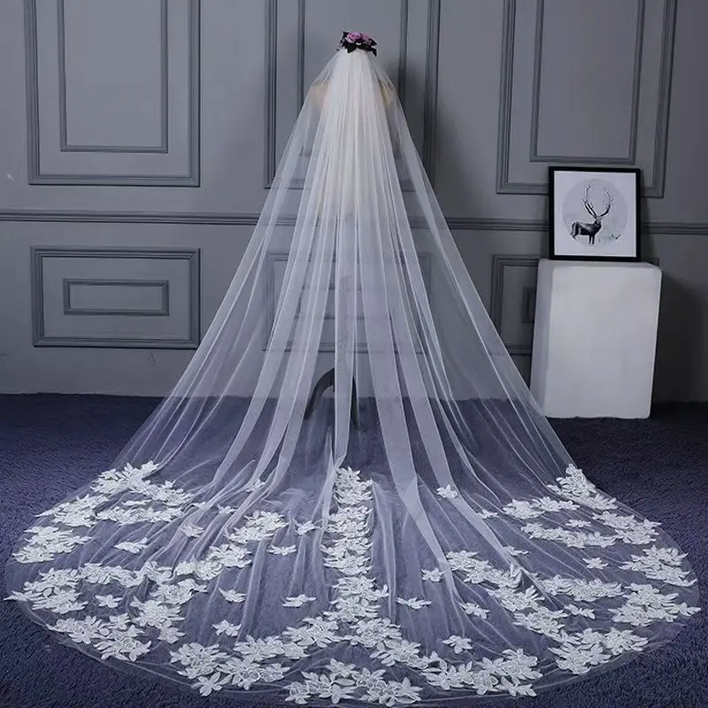 

Real Photo 3m length 3m wide One Layer Wedding Veil With Comb White Lace Edge Bridal Veils Ivory Appliqued Cathedral Wedding