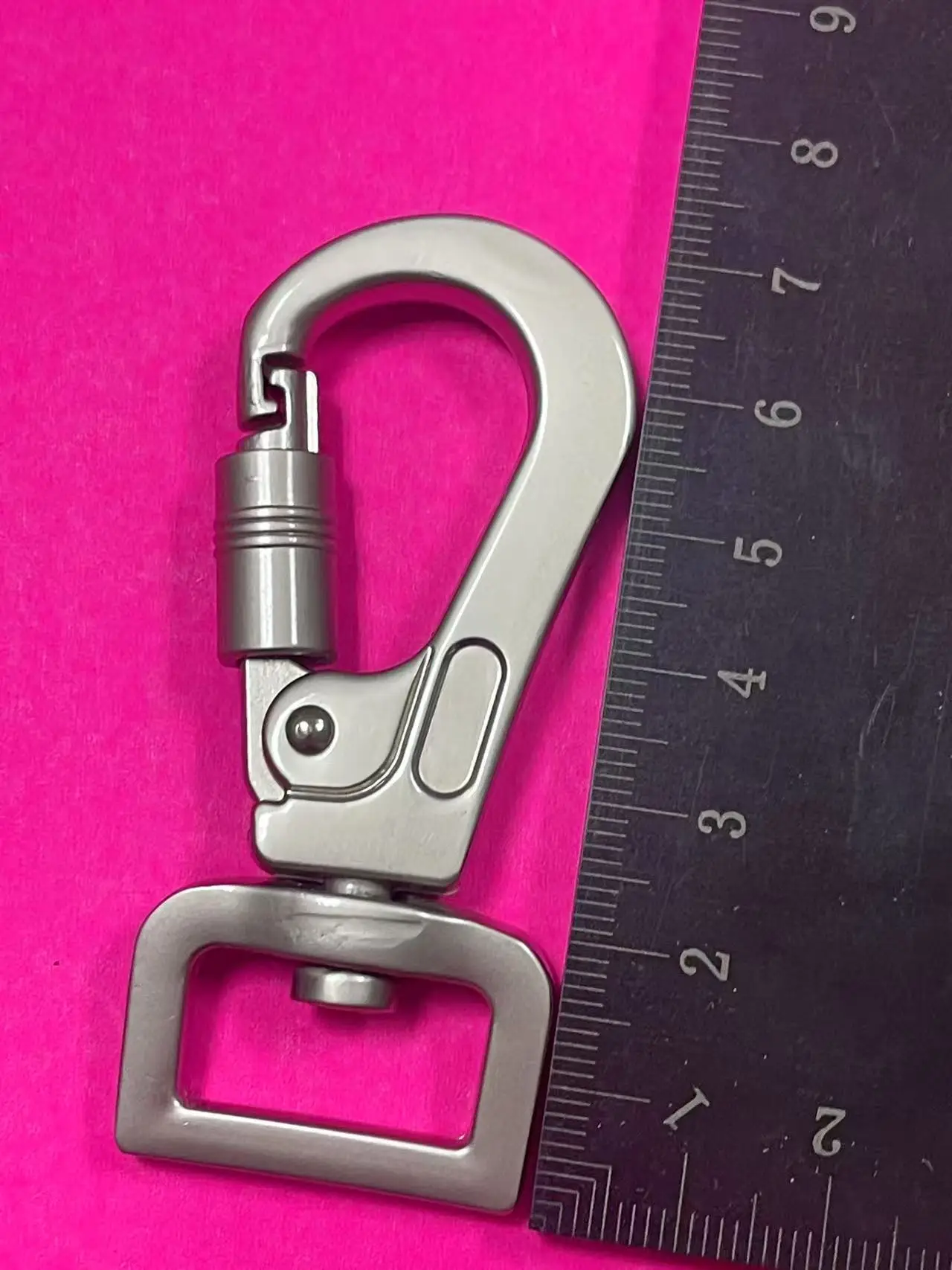 rog Clip Dog Leash Clasp 360 Degree Swivel Clip Heavy Duty Quick Release and Locking Dog Leash Buckle for Linking Pet Collar