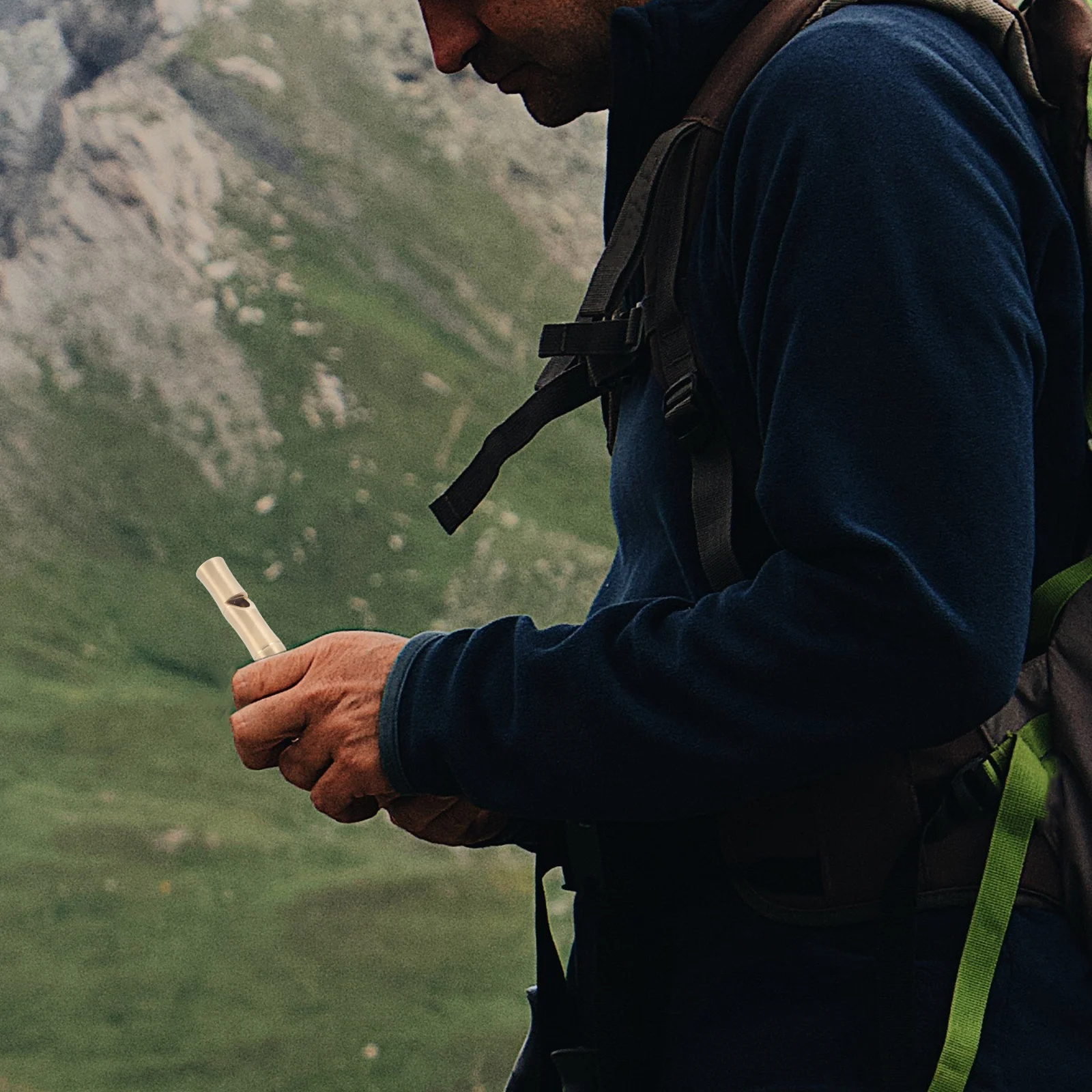 1 قطعة النحاس في الهواء الطلق صفارة إنقاذ عالية ديسيبل خمر صافرة الطوارئ البحث مساعدة الأمن أداة أدوات البحث في الهواء الطلق