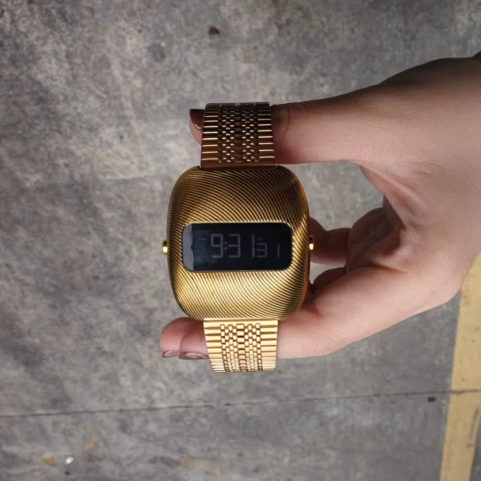 明るい LED デジタル時計リップルタイムエレクトロニクス時計男性用ヴィンテージ 70 年代レトロ未来的なスタイルファッション