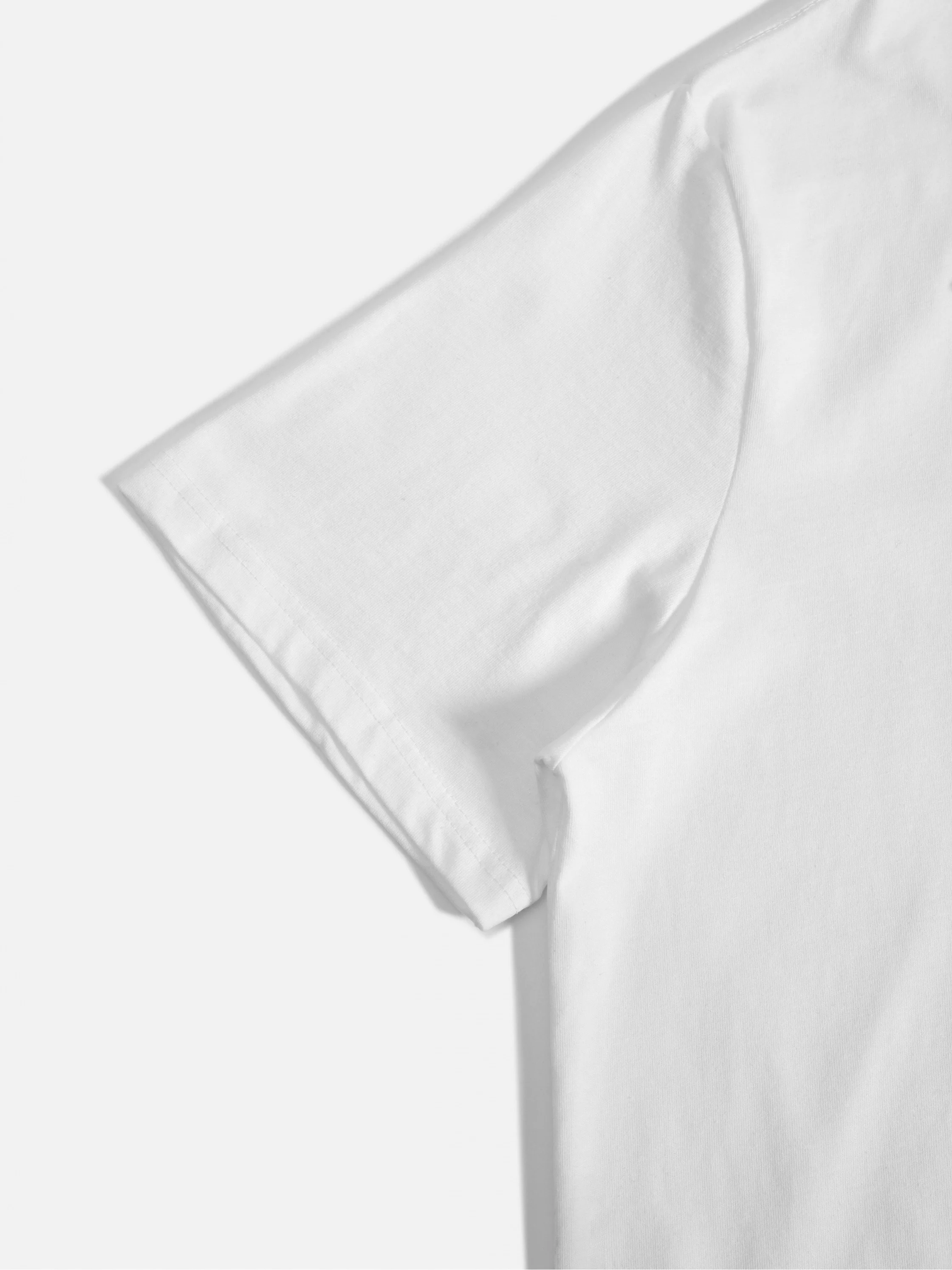 Camiseta de cuello redondo para mujer con estampado de corazón geométrico estilo casual manga corta adecuada para lazer diário