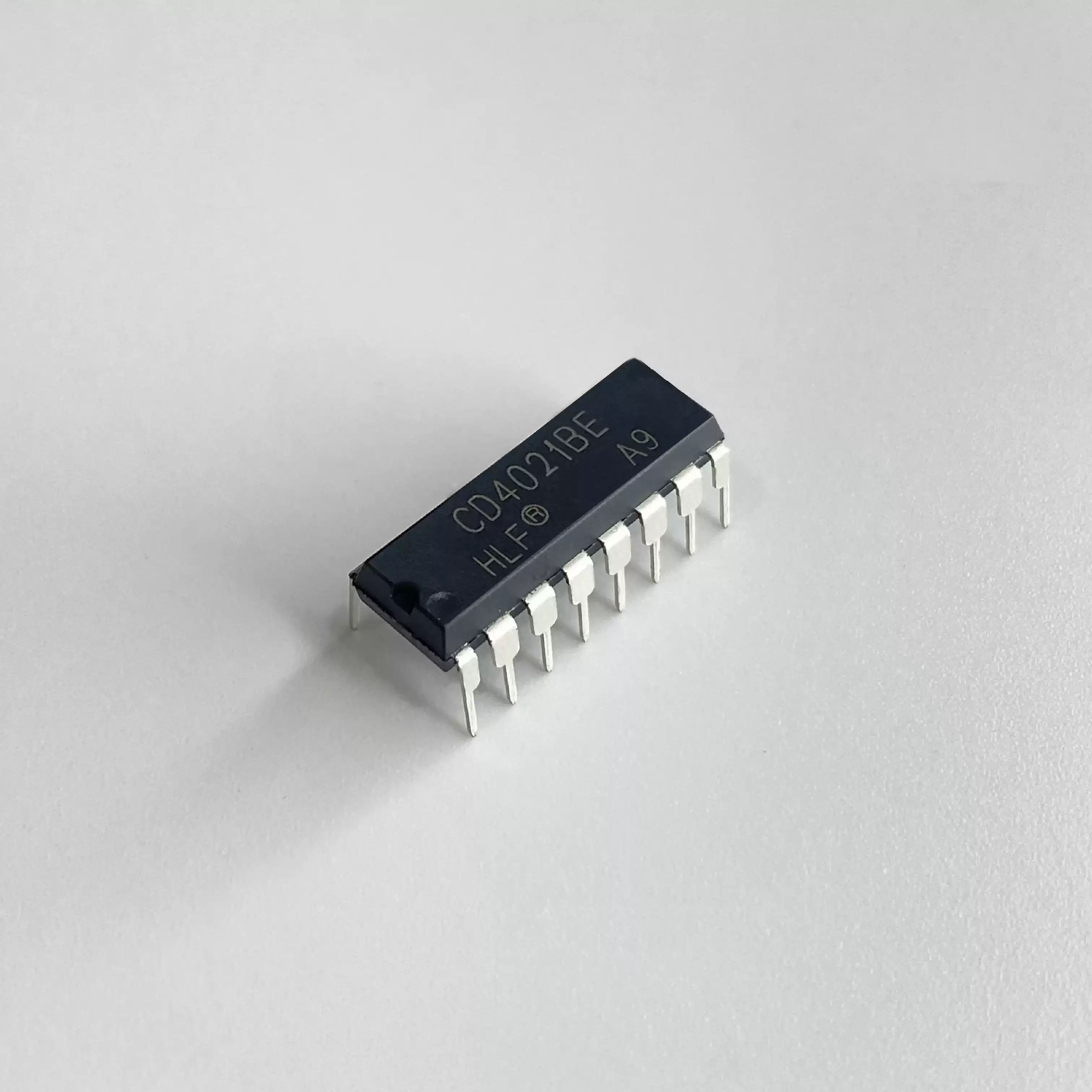 (10 pcs) CD4021BE DIP-16 CD4021 - CMOS 8-Stage Static Shift Register with Parallel/Serial Input 3V~18V
