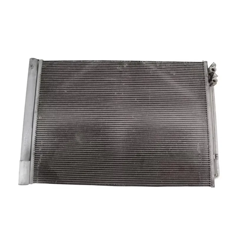 

64509248173 528i F10 3.0L Кулер двигателя, радиатор, резервуар для воды, сетчатый конденсатор