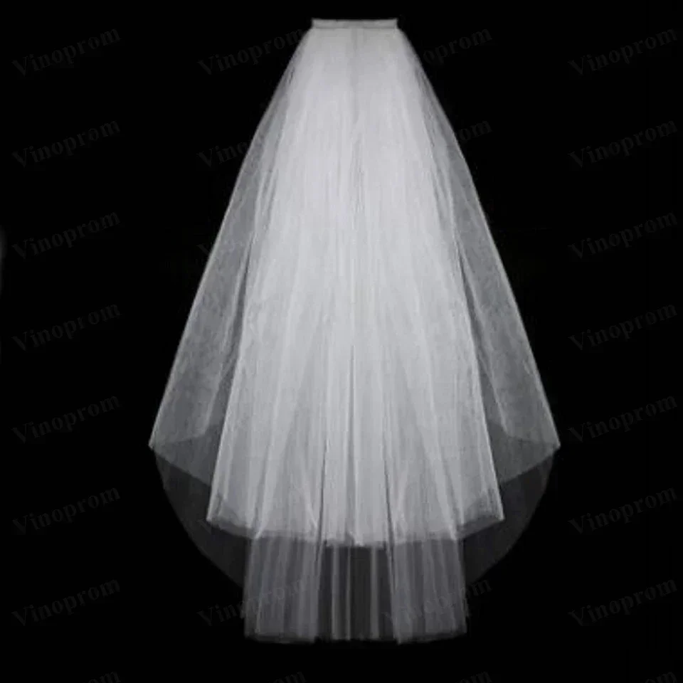 Short 2-Tier Wedding Veil with Comb - close-up view