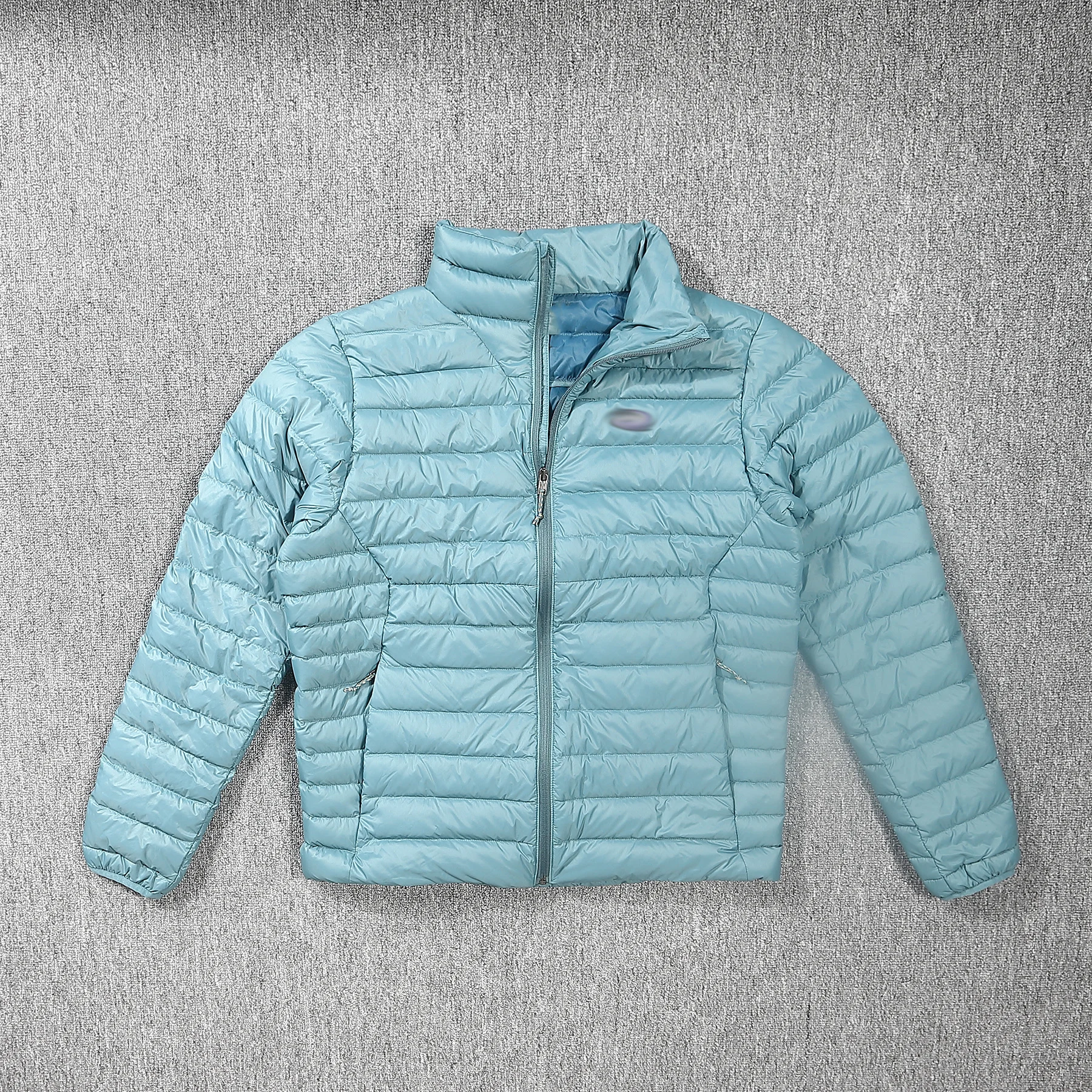 

Мужская легкая пуховая куртка для активного отдыха, приталенная, ветрозащитная, теплая, с воротником-стойкой, цветными вставками, 25028, полиэстер