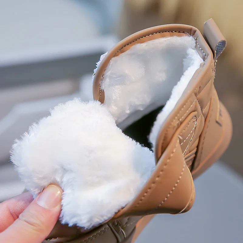 Botas de nieve para niños y niñas, zapatos de lana de cuero para niños pequeños, suela de goma suave, botas cálidas para exteriores a la moda,