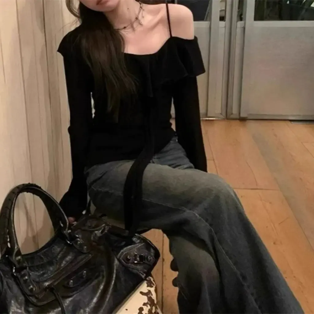 

Women's Black Long-Sleeved Sunscreen T-shirt Shoulder Strap Top Thin Design Early Autumn Trendy Fashion Instagram Style