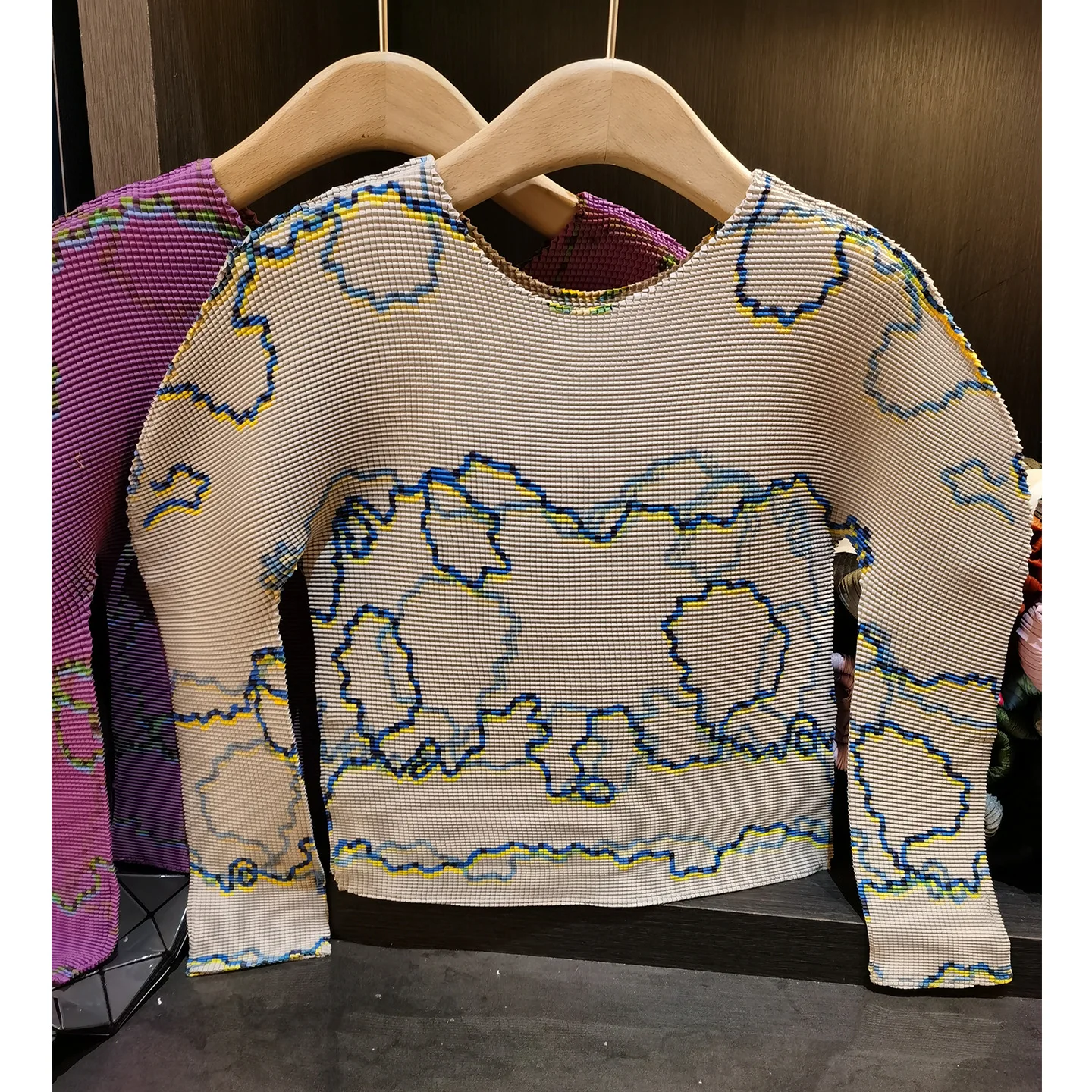 

Miyake Pleated New 2026 Spring Collision Lines Corn Grain Pleated Long-sleeved T-shirt Japanese Round Neck Slim Top Female