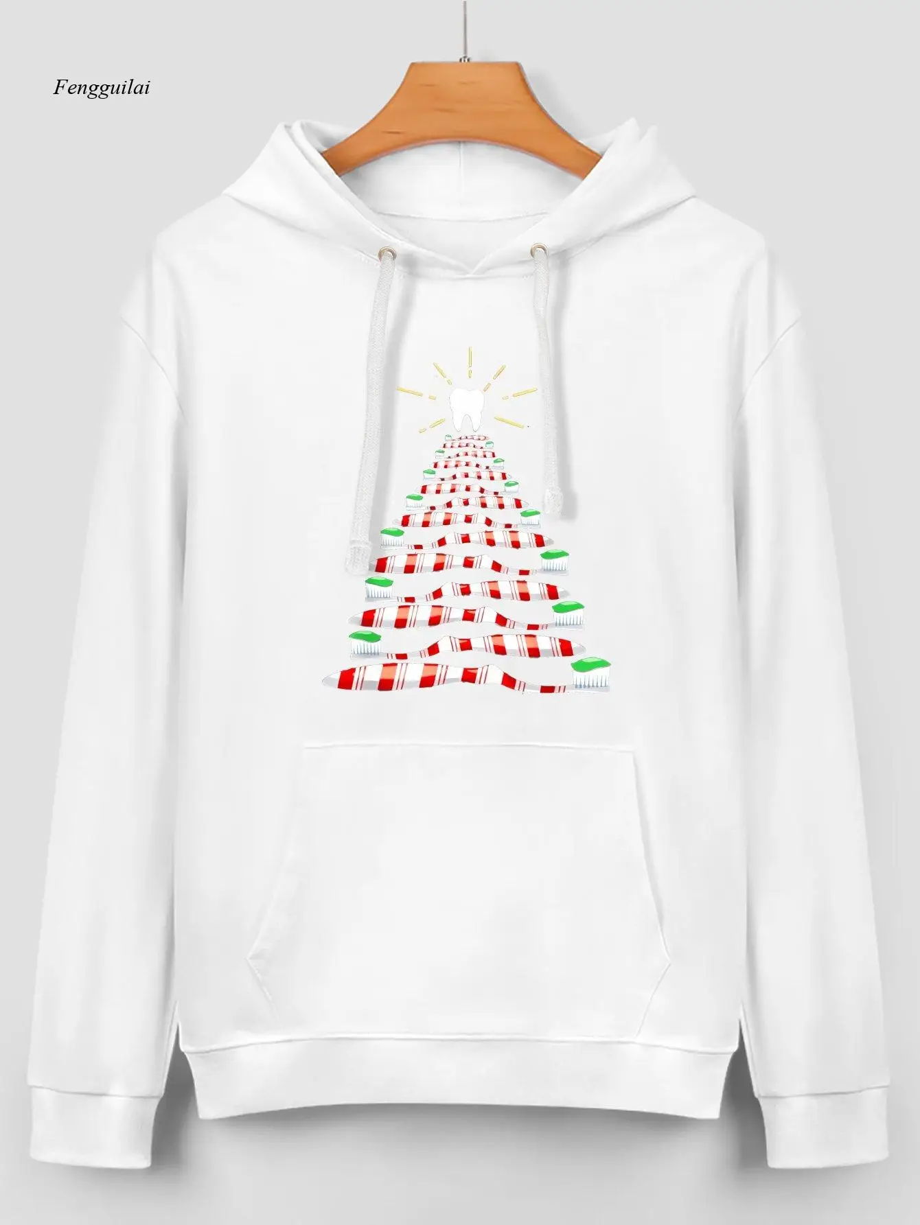 

Белая толстовка с капюшоном с рождественским принтом, карамельной тростью и пряничным деревом, карман-кенгуру