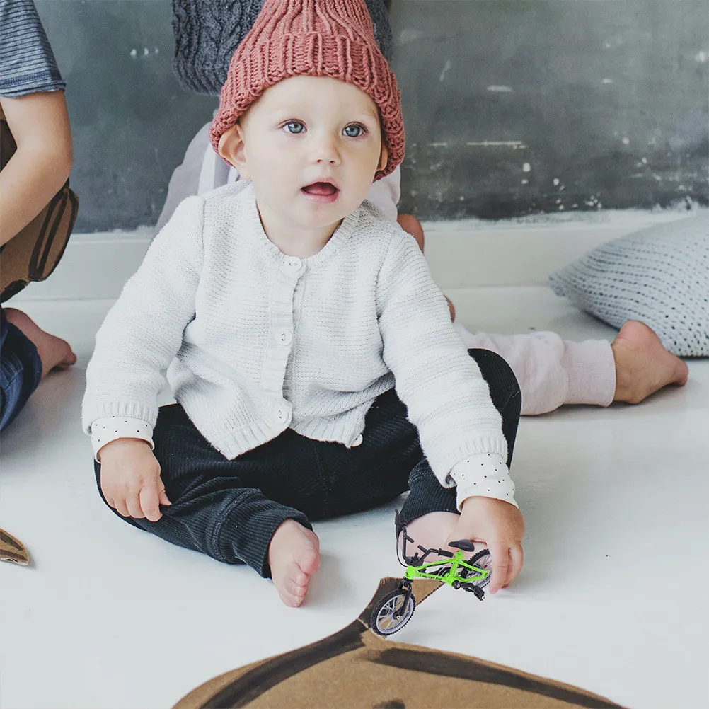 2 Zestawy Mini Rowerki Palcowe Gra Stołowa Stop Aluminium Konkurencyjna Gra Rekreacyjna na Biurko Relaksująca Gra Poznawcza Rowerki Palcowe