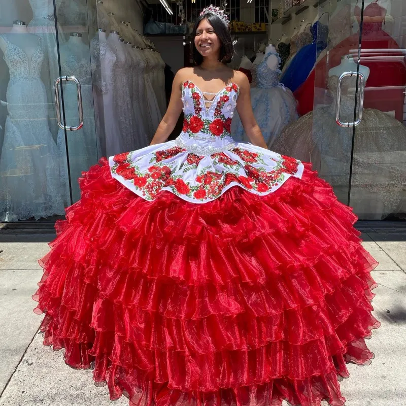 Red Sweetheart Bodice Medallions 3D Floral Applique Embroidery Tiered Skirt Quinceanera Ball Gown Vestidos De customized