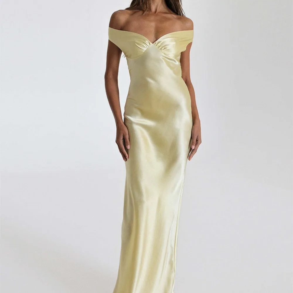 

Elegant Satin Long Dress Spring Summer Solid Color Fashionable Evening Dress Sleeveless Off-shoulder High-waisted Fishtail Dress
