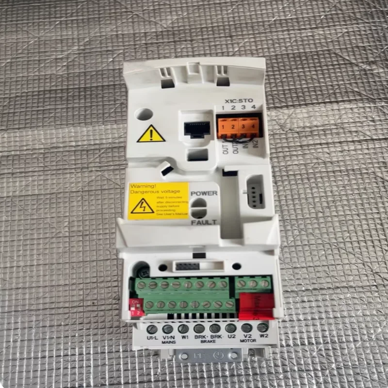 

Совершенно новый оригинальный привод переменной частоты ACS355-03E-01A9-4 ACS355-03E-08A8-4 ACS355-01E-02A4-2 ACS355-01E-04A7-2