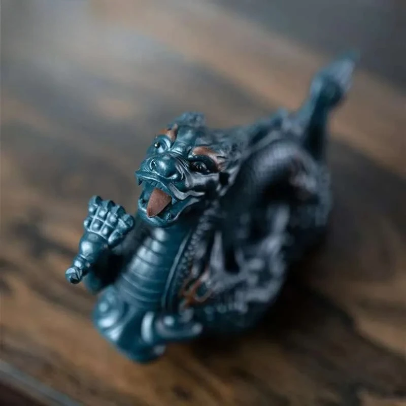 

Yixing Purple Clay High-end Handmade Tea Art, Pet Dragon Jewelry, Statue Crafts, Home Tea Set Decoration Art