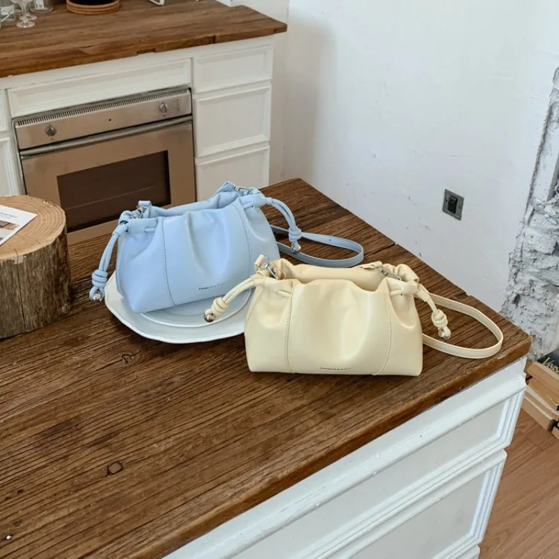 エレガントなヴィンテージ女性用レザーバッグ、高級クラシックでおしゃれなパリデザイン、カジュアルなクロスボディメッセンジャートートバッグ