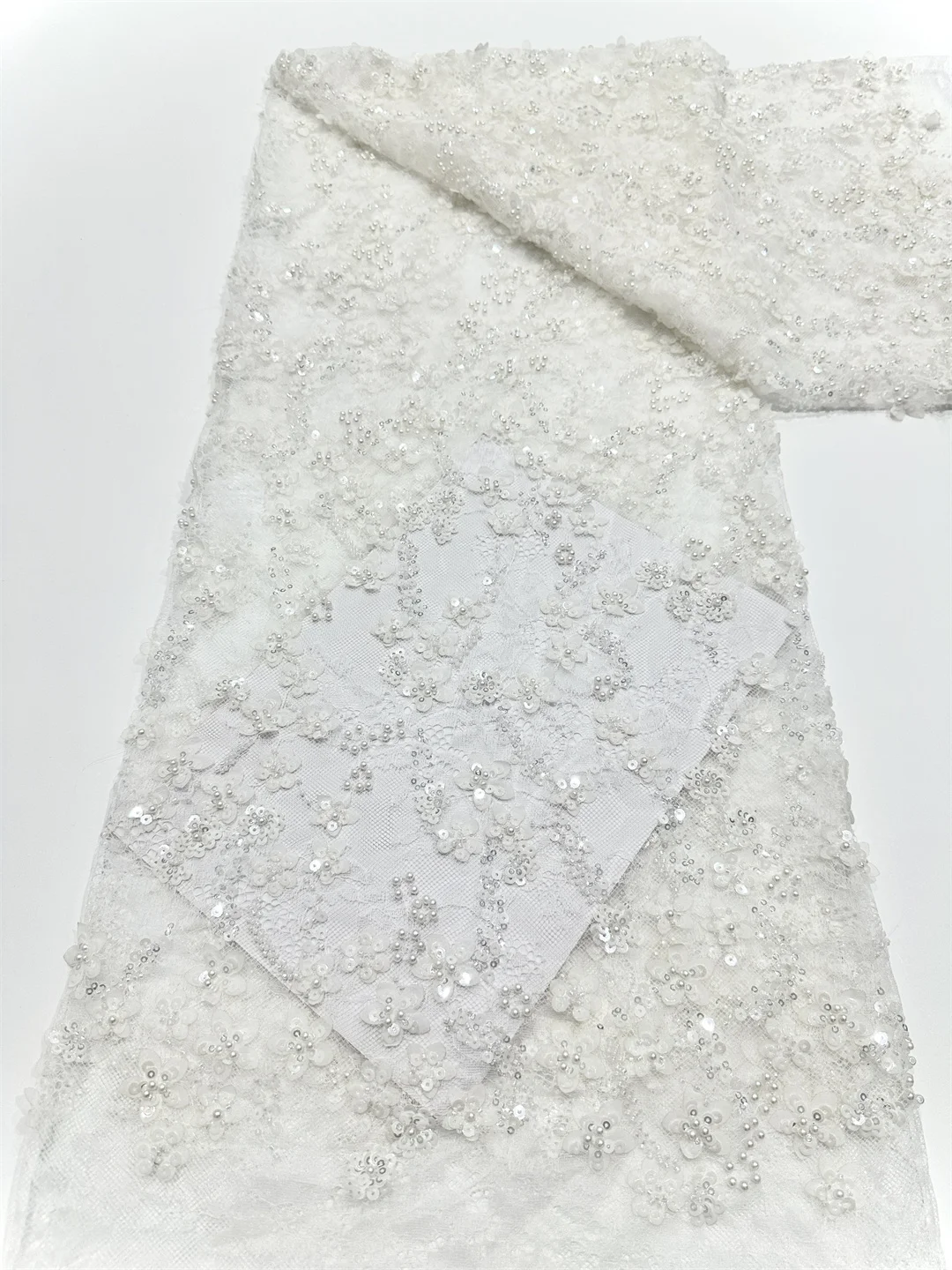 2025 最新の高級スパンコールとビーズレース生地刺繍レース生地ファッションフレンチチュールメッシュレース生地ブライダルドレス用