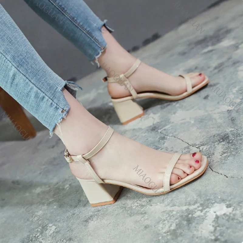Open-toe Sandals Women 2026 Summer New Buckle Fashion Solid Color Female Shoes Temperament Chunky High Heel Sandalias Mujer
