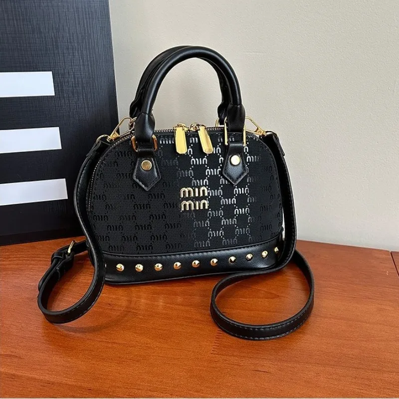 

Практичная женская сумка через плечо Прочный дизайн Повседневное использование Путешествия Стильный принт для дальнозоркости Регулируемая новая модель 2025 Очаровательная