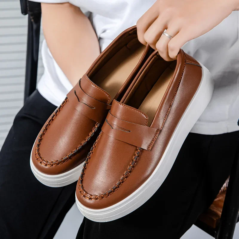 High Quality Soft bottom comfort Men's Loafers anti slip driving leather shoes For Breathable casual male flat single shoe