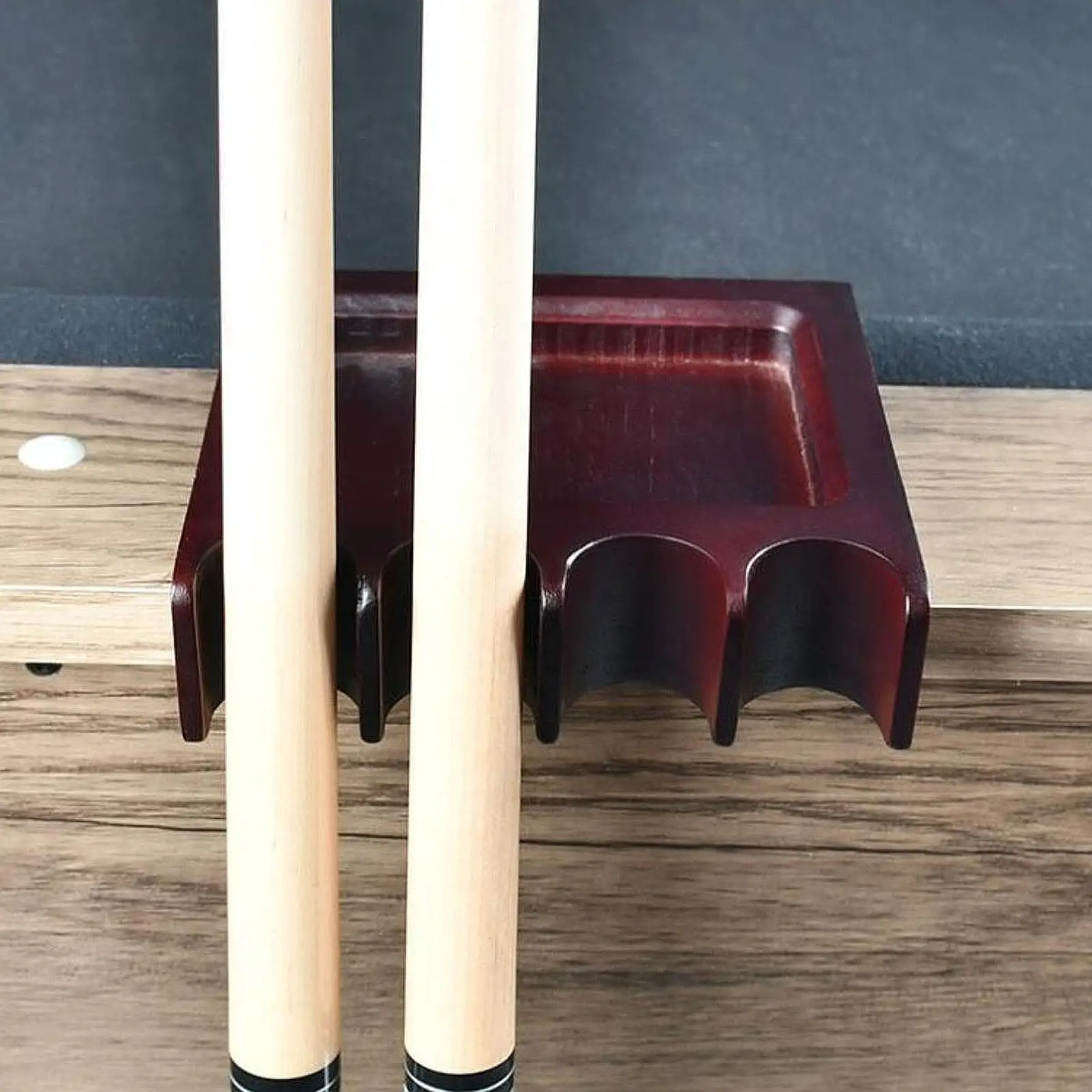 

Pool Cue Holder for Table, Claw Cue Stick Claw Rack, Portable Pool Stick Holder Billiard Cue Holder for Chair Bar Party Sport