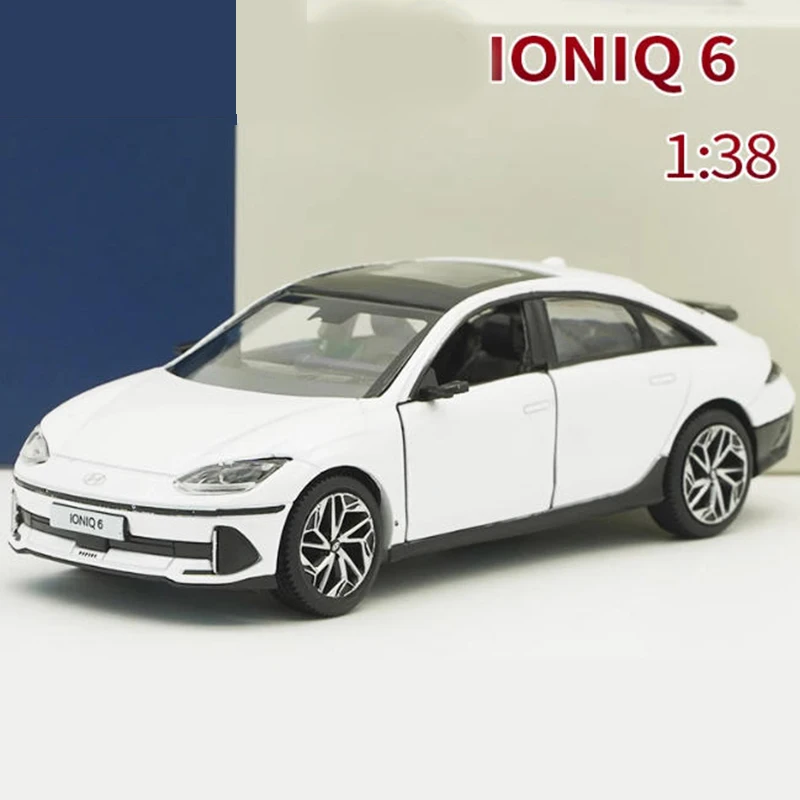 الأصلي 1:38 مقياس أيونيك 6 سبيكة سيارة نموذج مجموعة ثابتة زينت هدايا العيد اللعب