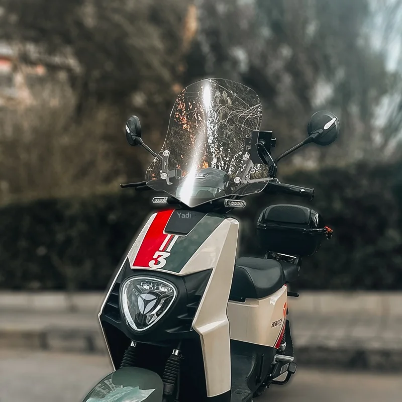 For modifying the front windshield of Yadea DT3, this is a height-adjustable transparent chest guard windshield accessory