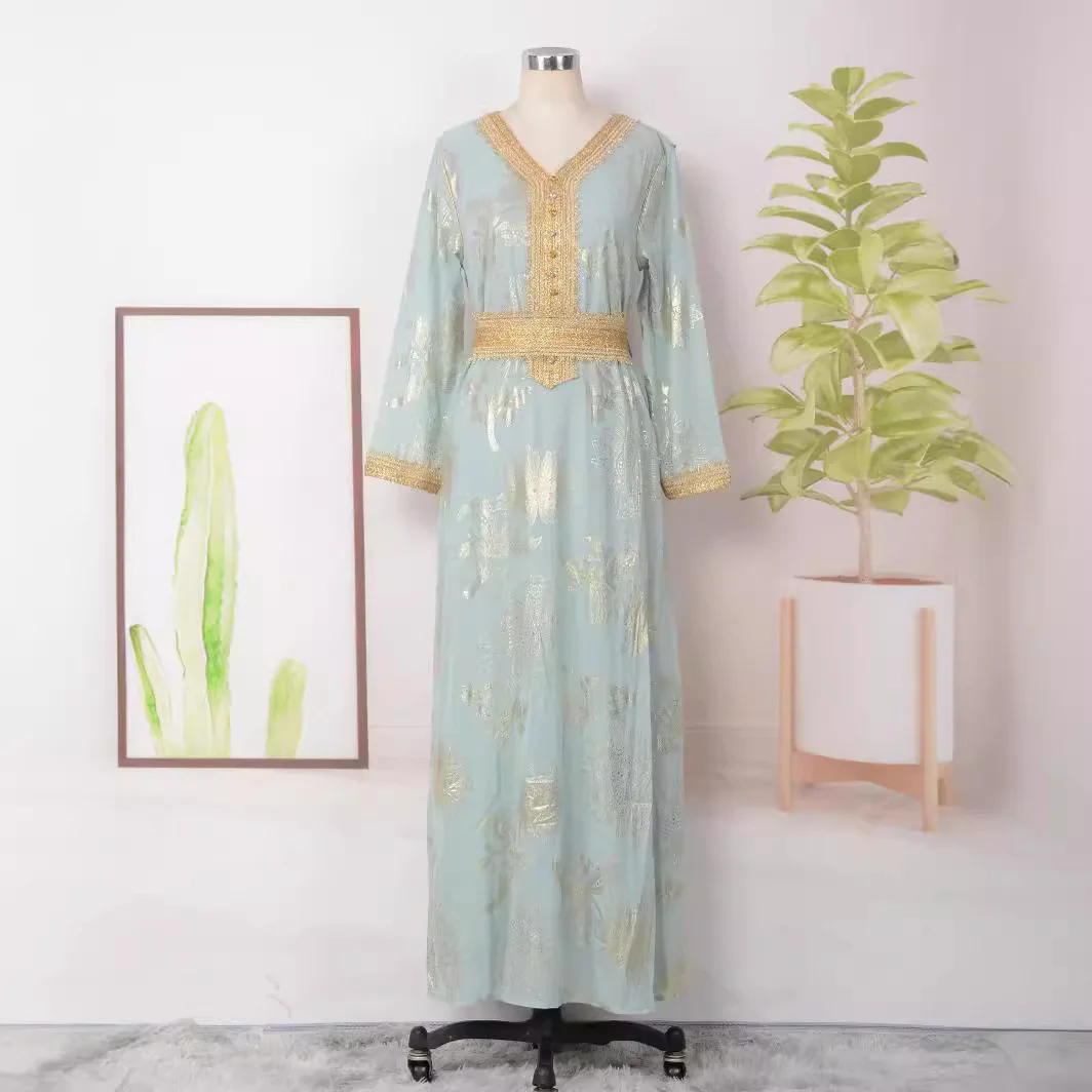 Długa sukienka z dekoltem w serek, brązująca, modna, arabska dubajska szata, nowa kolekcja jesień-zima 2025, odzież damska.