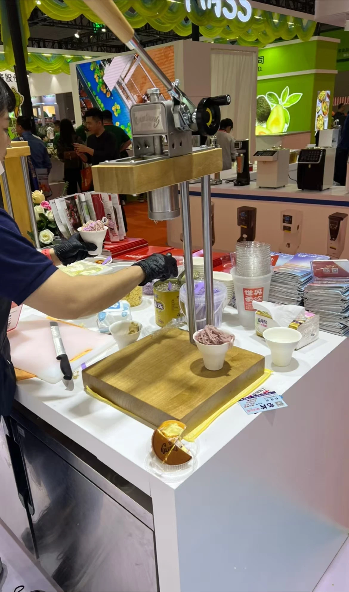 

Snack Machine Gelato Hard Ice Cream Press Machine Spaghetti Shape Ice Cream Making Machine