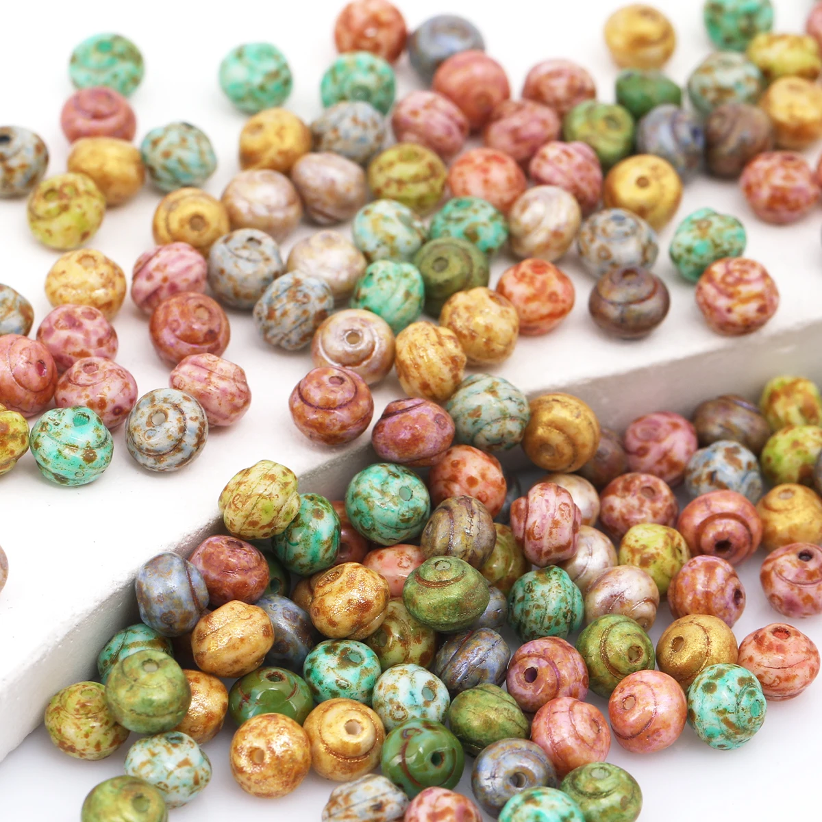 About 18/36pcs Random Color Oval Shaped Glass Beads 0.65cm, Hole Size 0.1cm, Suitable for DIY Braiding, Earrings and Handmade