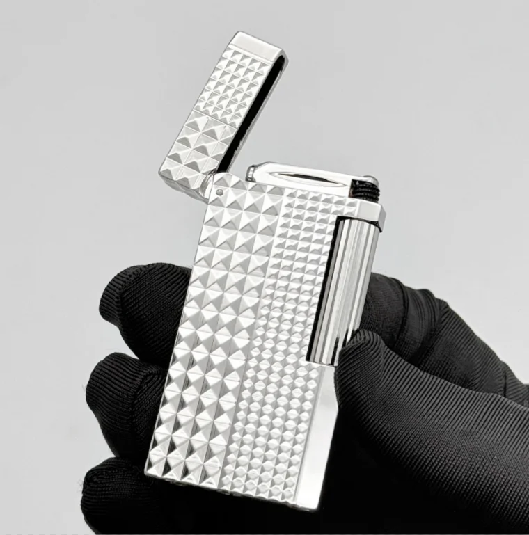 Meteorite Crater Hammered Mixed-Size Diamond Rhombus Texture Soft Flame Lighter, Metal Engraved Refillable Butane Gas