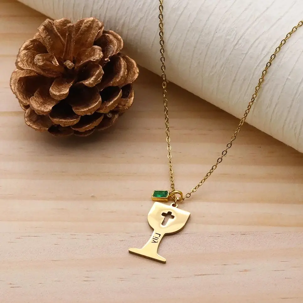 

Персонализированное ожерелье-чокер Todorova с подвеской-шармом в виде бокала для красного вина и именной гравировкой, из нержавеющей стали, подарок на день рождения