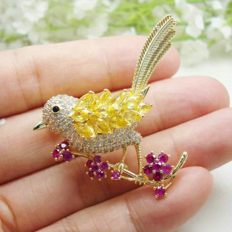 Vintage Style Sparkly Exquisite Luxury Crystal Bird Brooch Badges For Women Men Fashion Elegant Classic Rhinestone Animal Pin