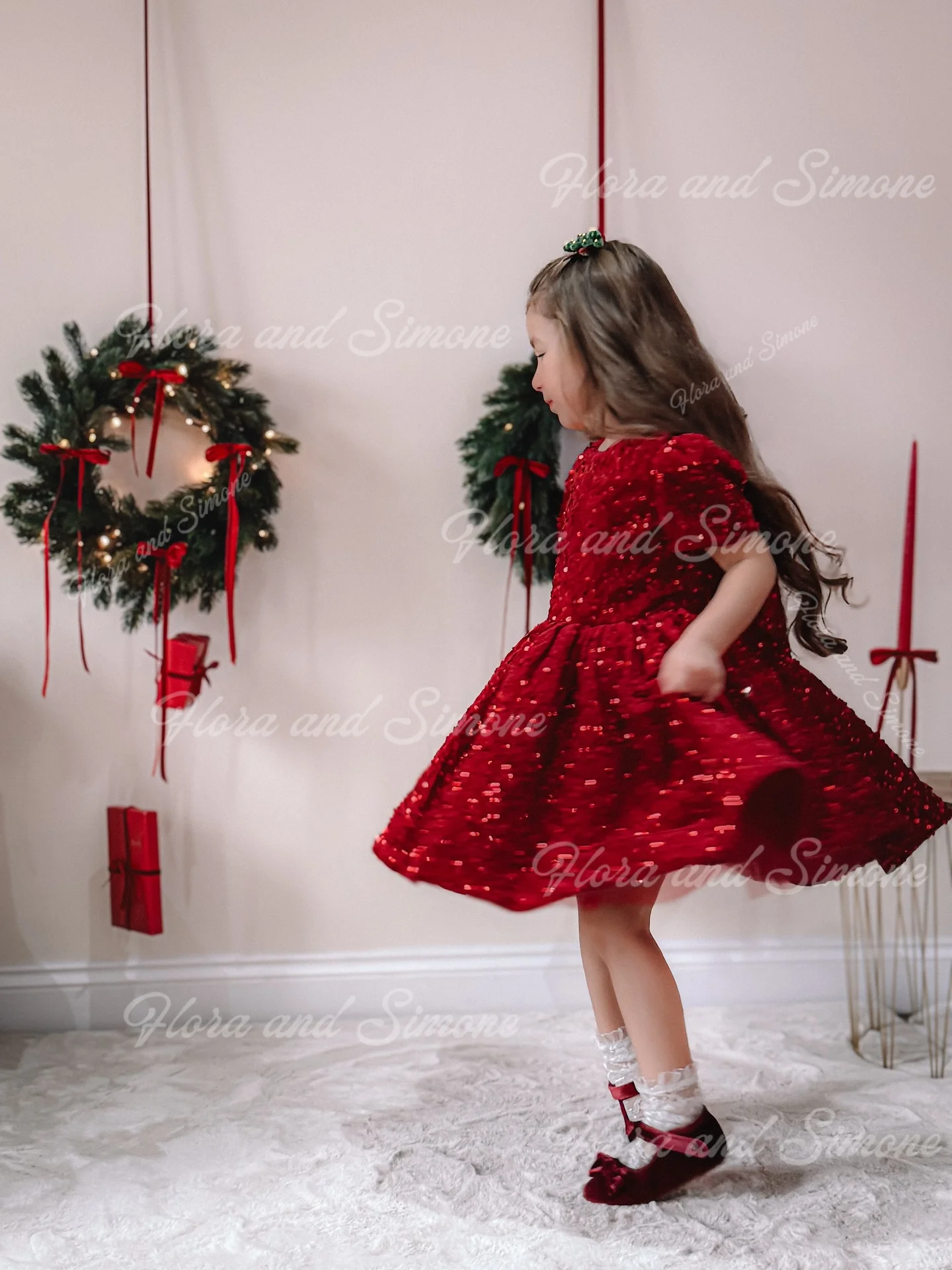 Abiti da ragazza di fiori senza schienale con fiocco rosso stile corto con paillettes personalizzati Celebrazione natalizia Celebrazioni natalizie Ricevimenti formali