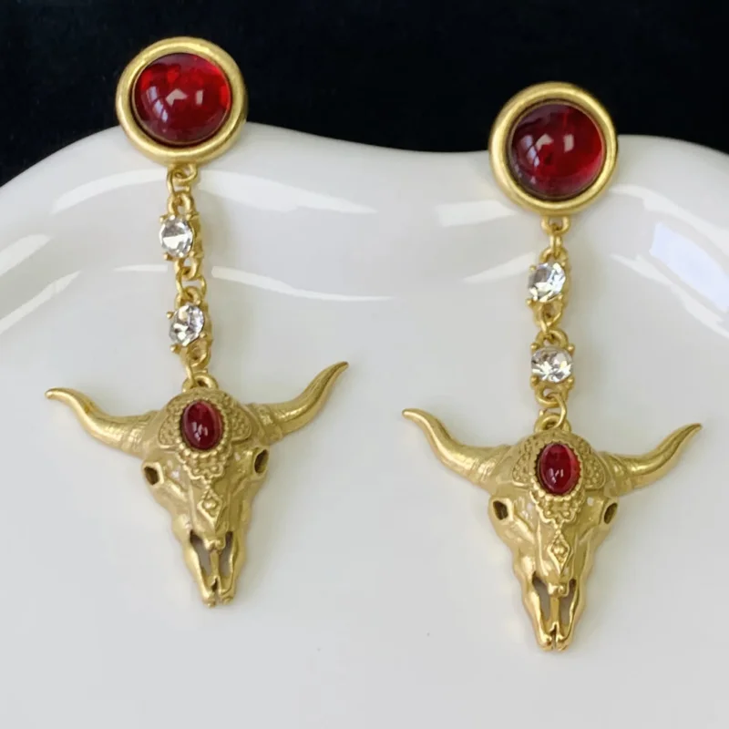 Exaggerated bull head mid-length earrings for women retro glass studs